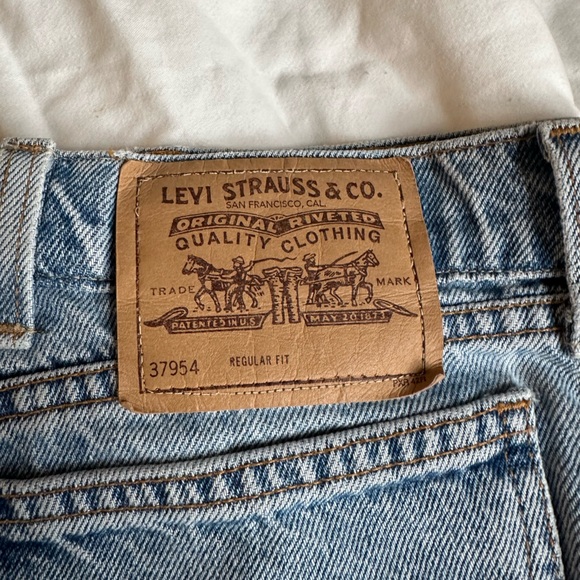 levis orange tab vintage lightwash regular fit denim shorts - Picture 4 of 7